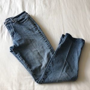 Blue jeans straight fit